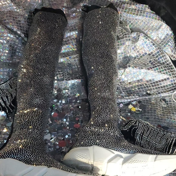 SNEAKERS - Picture 3 of 16